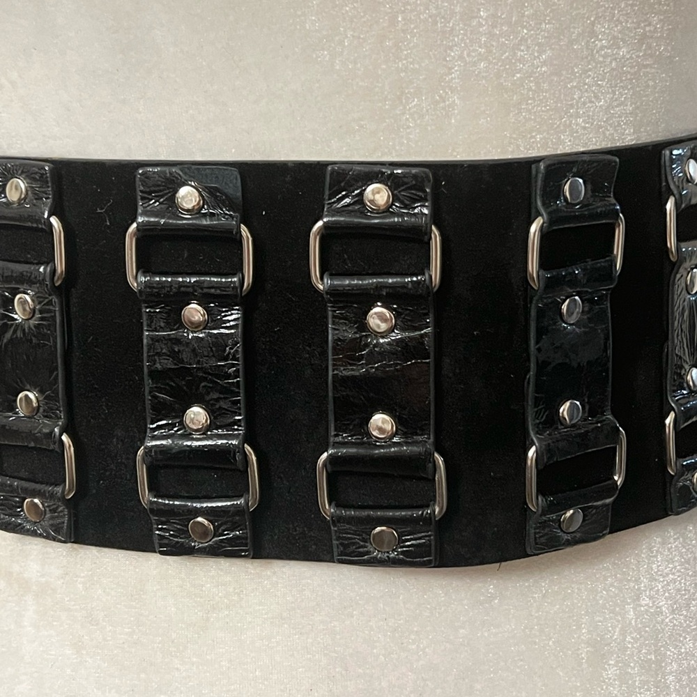 WCM wide statement stretch belt leather suede black w/ silver toned hardware - Picture 2 of 7